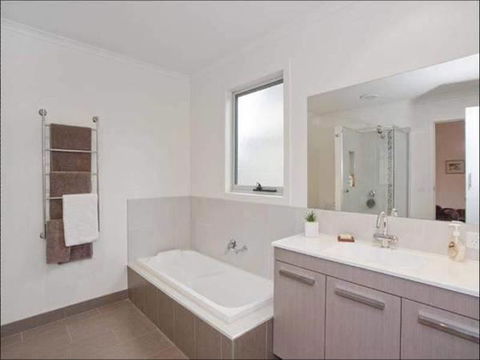 A Beautiful Beach House Torquay - Events Australia 3