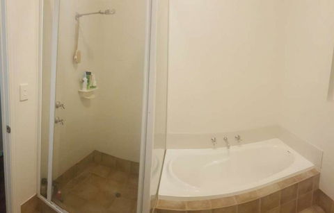 A Better Life Animal Sanctuary FarmStay - Private Two-Bedrooms, Lounge Room & Bathroom & Toilet, Shared Kitchen - Events Australia 1