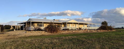 A Better Life Animal Sanctuary FarmStay - Private Two-Bedrooms, Lounge Room & Bathroom & Toilet, Shared Kitchen - Events Australia 0