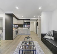 A Modern 2BR Apt 5-min Walk to Melbourne Central