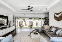 A PERFECT STAY - Orana Byron