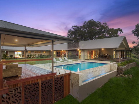 A PERFECT STAY - Serene Myocum - Events Australia 0