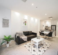 A Spacious  Central 2BR Apt Near Flinders Station