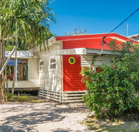A SWEET ESCAPE - Beachcombers Cottage Beachfront - Accommodation Europe