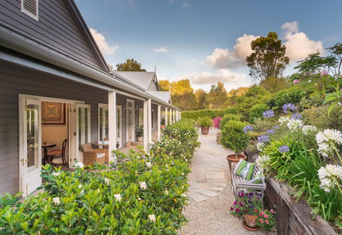 Abelia House - Accommodation Europe 0