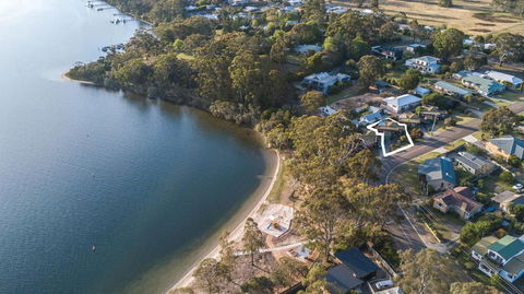Above Sunset - 100m From The Paynesville Lakes - Events Australia 0