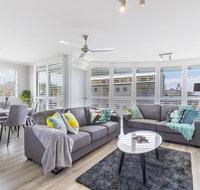 Absolute beachfront penthouse Castaways Beach