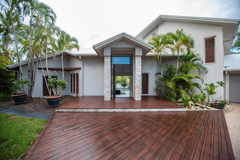 Absolute Lakefront - Port Douglas - Events Australia 2
