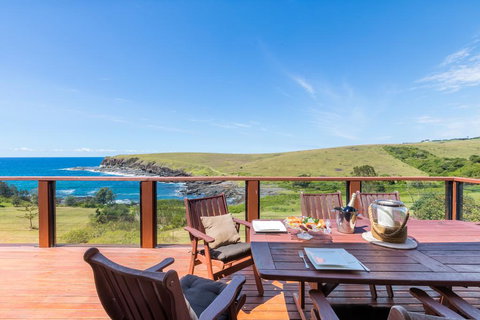 Absolute Oceanfront Cottage - Events Australia 3