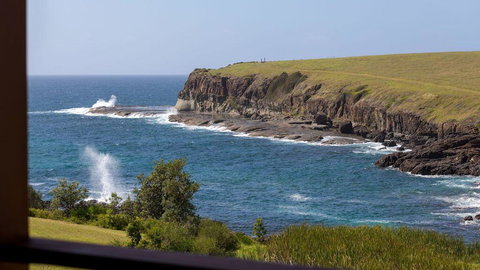 Absolute Oceanfront Cottage - Events Australia 1