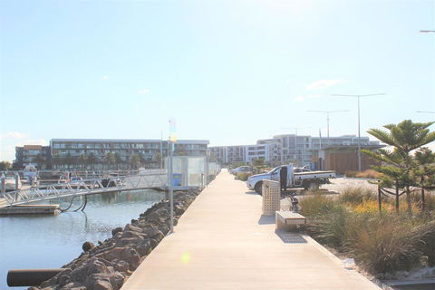 Absolute Waterfront Apt 319 Lighthouse - Events Australia 1
