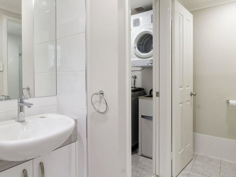 Across The Road From The Beach! - Events Australia 1