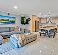 Adelaide 4 Bedroom House with Pool - Events Australia