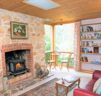 Adelaide Hills 'Camellia Cottage' - WiFi - Events Australia