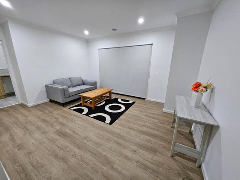 E 4 Room Retreat Family Friendly - Tourism Bookings 3