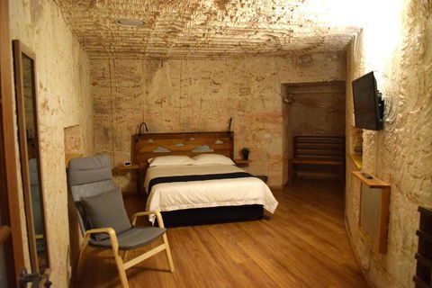 Dug Out B&B - Accommodation Europe 1