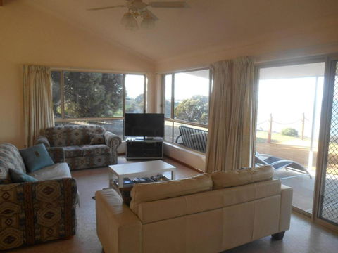 Ebb N Flow Beach House - Stansbury - Tourism Bookings 3