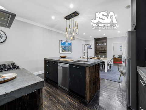 Edelweiss Cottage - Events Australia 3