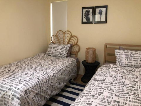 Escape To Strathfield For 8 Guests - Tourism Bookings 2