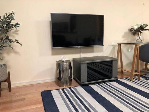 Escape To Strathfield For 8 Guests - Tourism Bookings 3