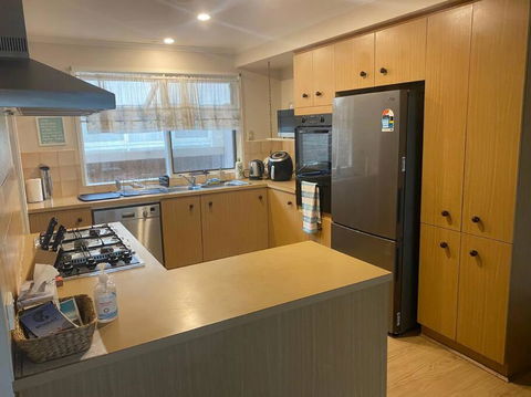 Family Home- Close To Knox City & Dandenong Ranges - Events Australia 3