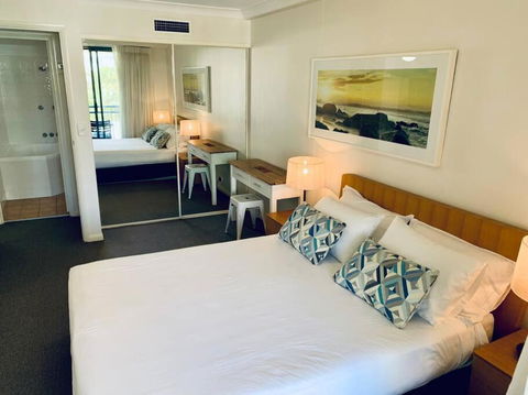 Gold Coast Calypso Resort, Coolangatta Beach - Events Australia 3