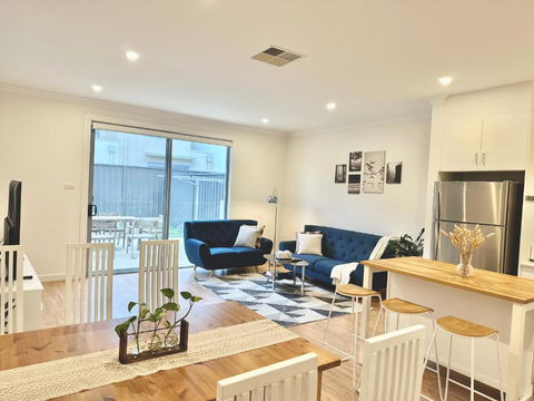 Fully Equipped 3BR-Townhouse - Accommodation Europe 0