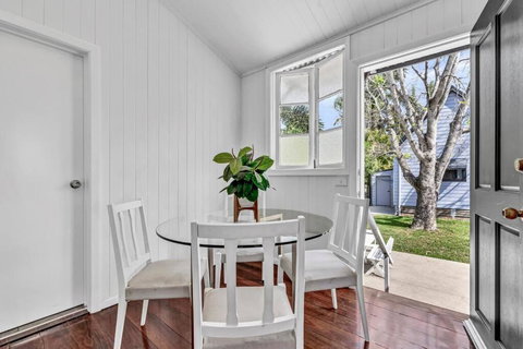 Gabba Central 2 Separate Homes 1 Block 6 Bdrms - Tourism Bookings 4