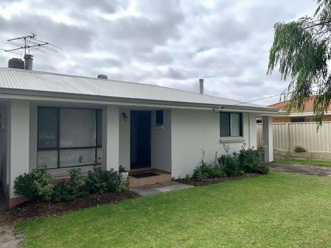 Gale Street Retreat Busselton - Events Australia 1