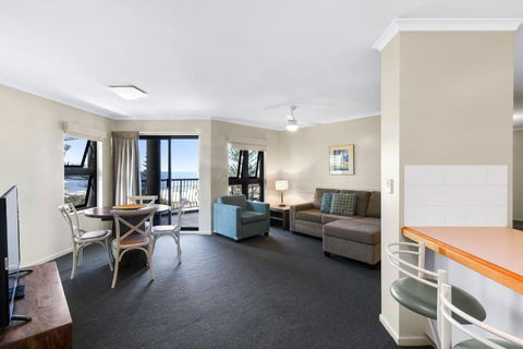 Gena Apartments Unit 8 Kings Beach QLD - Events Australia 4