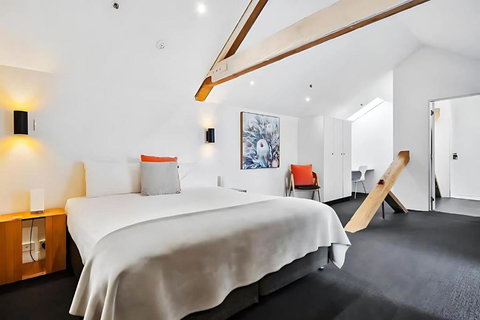 Gibson Mill Penthouse With Private Balcony - 302 - Events Australia 4