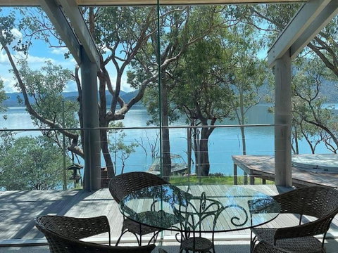 Glasshouse On The Lake - Tourism Bookings 1