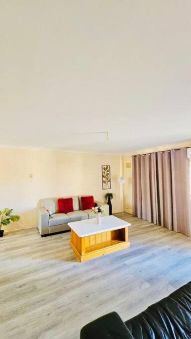 Golden Patch Retreat, Kalgoorlie - Tourism Bookings 2