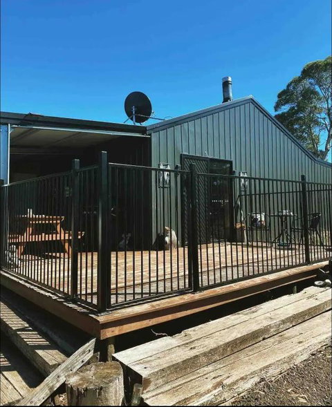 Great Lakes Wilderness Three Bedroom Home - Events Australia 3