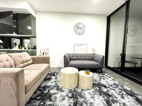 GREEN Skyline View2BR Close To Easter Show - Tourism Bookings 0