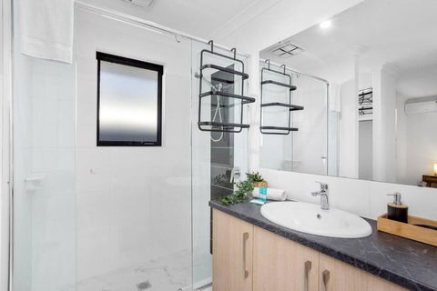 Guildford Family Hideaway - Events Australia 2