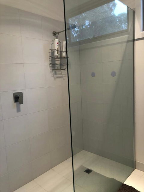 Gully Getaway - Tourism Bookings 1