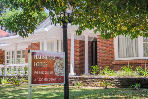 Hahndorf Lodge Pioneer Suite - Main Street Hahndorf On Site Secure Parking - Accommodation Europe 0