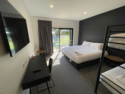 Harden Country Club Motel - Tourism Bookings 3