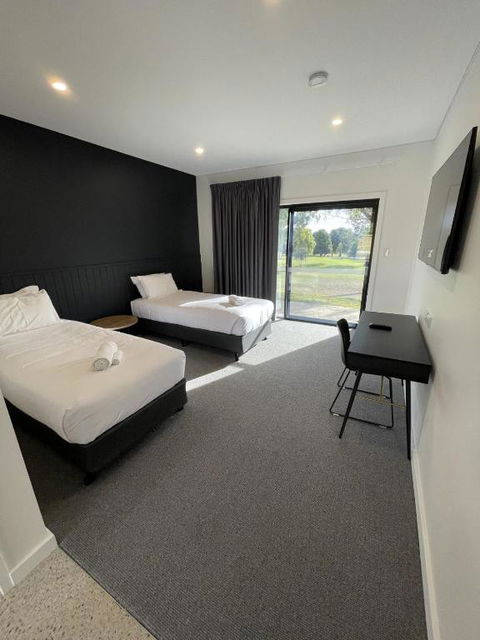 Harden Country Club Motel - Tourism Bookings 0