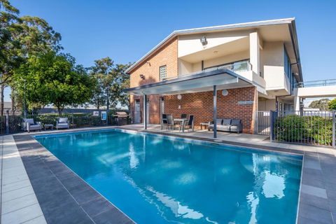Hawkesbury Race Club Motel - Tourism Bookings 3