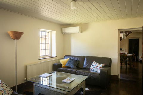 Historic Sandstone Ross Farmhouse - Events Australia 3