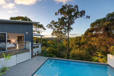 Hinterland Dreamers Poolside Retreat - Accommodation Europe 2