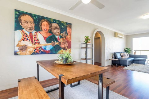 Inner City Pad Indooroopilly - Events Australia 0