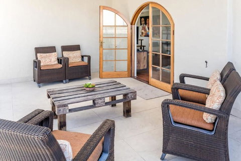 Inner City Pad Indooroopilly - Events Australia 3