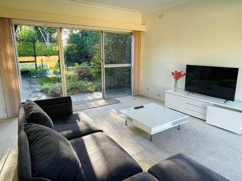 Home In Brighton - Tourism Bookings 3