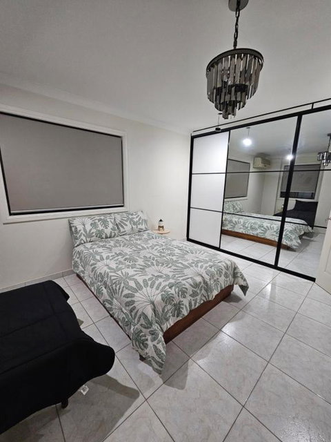 Home Is Where The Heart Is. Spacious 5 Bedroom 2 Storey Home. - Tourism Bookings 1