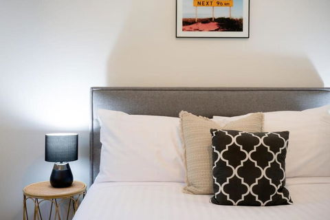 Homely Unit Located Near The City With Parking And Wifi - Events Australia 1