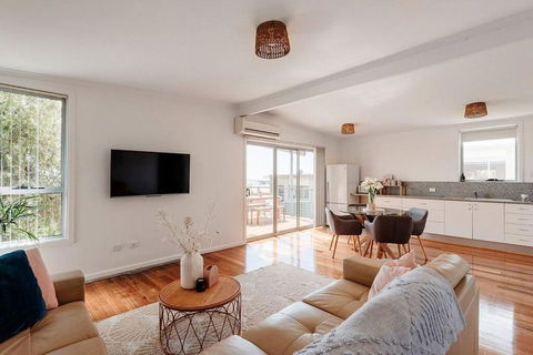 House On Hampson - Events Australia 3