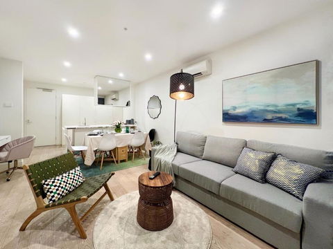 Indulge Luxury Holiday Near Brighton Beach With Private Garden Parking - Tourism Bookings 1